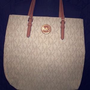 Michael Kors purse!! Used!